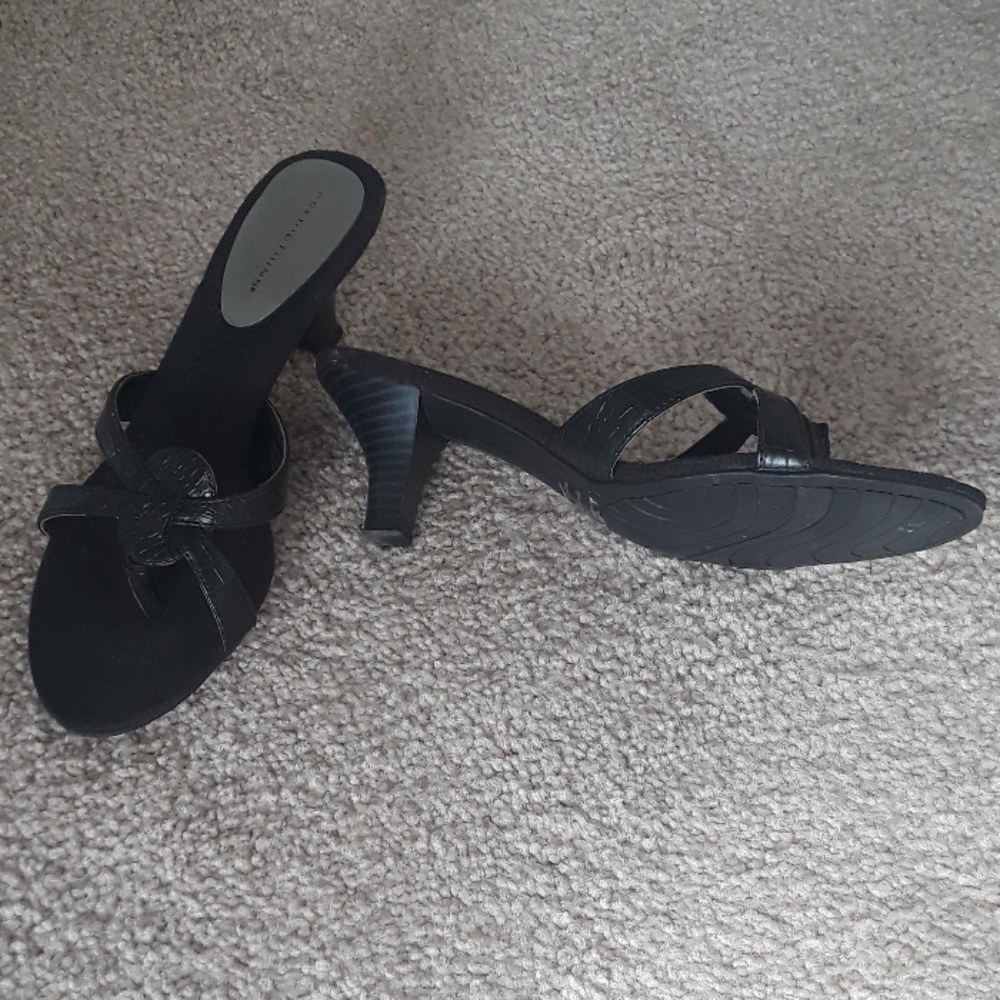 Shoes - Picture 2 of 3